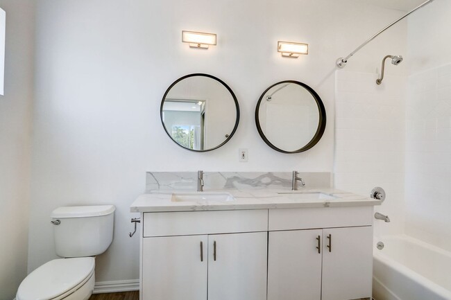 Interior Photo - 16070 Sunset Blvd