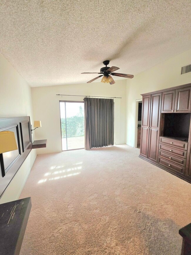 Building Photo - 40329 Sagewood Dr