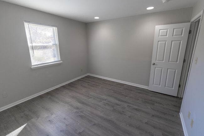 Building Photo - 3705 Hermitage Rd