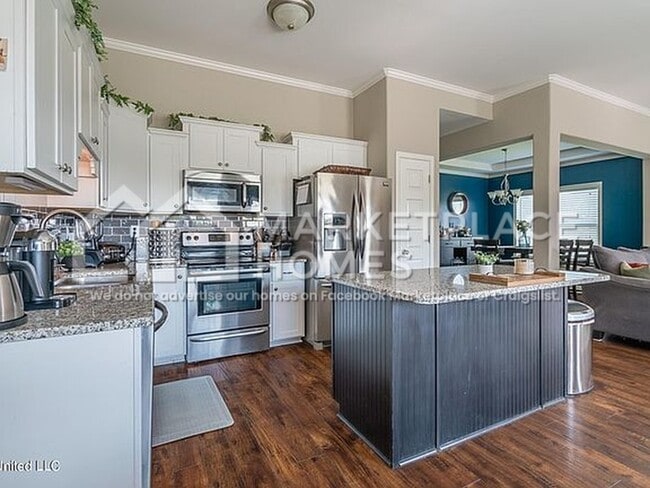 Building Photo - 8295 Blue Ridge Dr