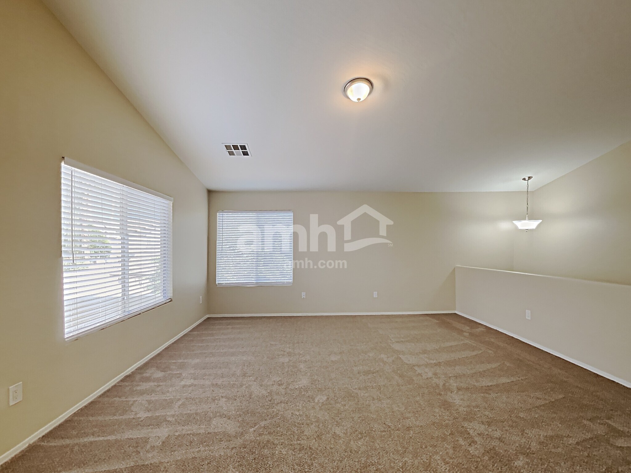 Building Photo - 10460 E Obispo Ave