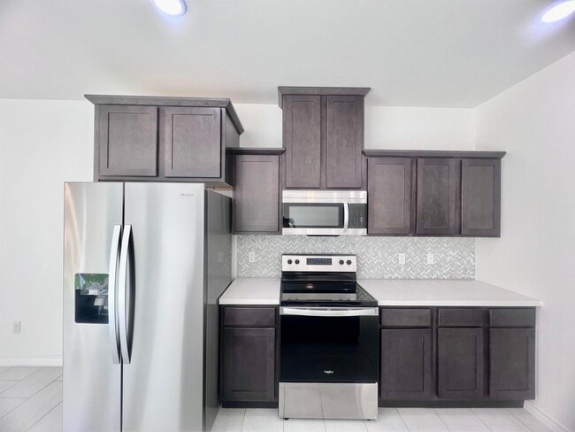 Building Photo - 9910 Bijan Dr