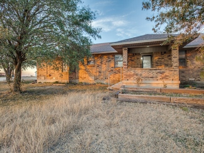 Building Photo - 4774 N Bonnie Brae St