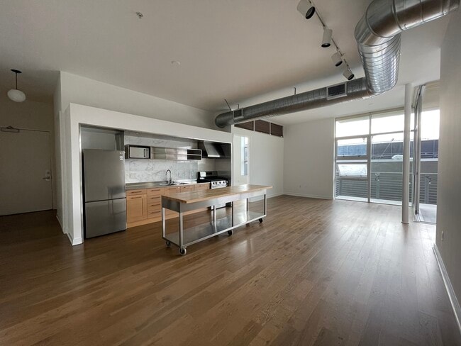 Open Kitchen - 4080 Glencoe Ave