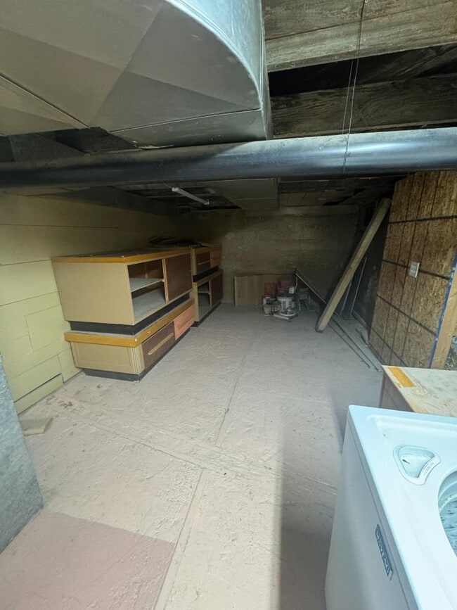 Building Photo - 1336 1st W Ave