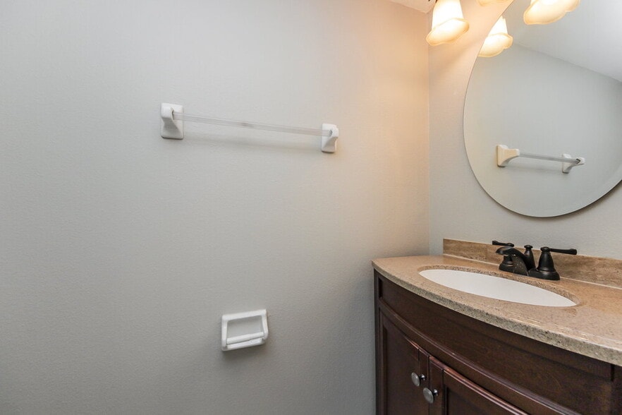 Building Photo - 4811 Petal Pawpaw Ln