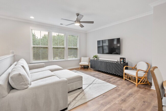 Building Photo - 214 Maidstone Trail