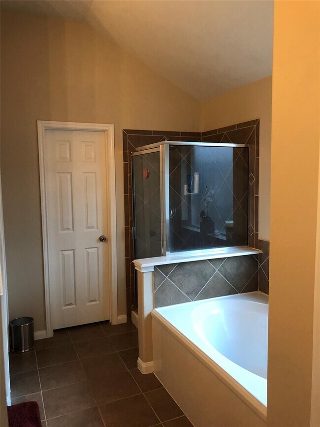 Building Photo - 11826 Fortune Park Dr