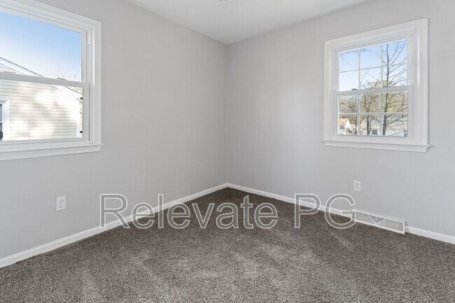 Building Photo - 1311 Miles Ave