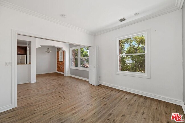 Building Photo - 1236 Flores St