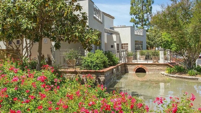 Building Photo - 23516 Magic Mountain Pkwy