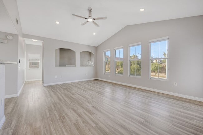 Building Photo - Upgraded Townhouse in Summerlin