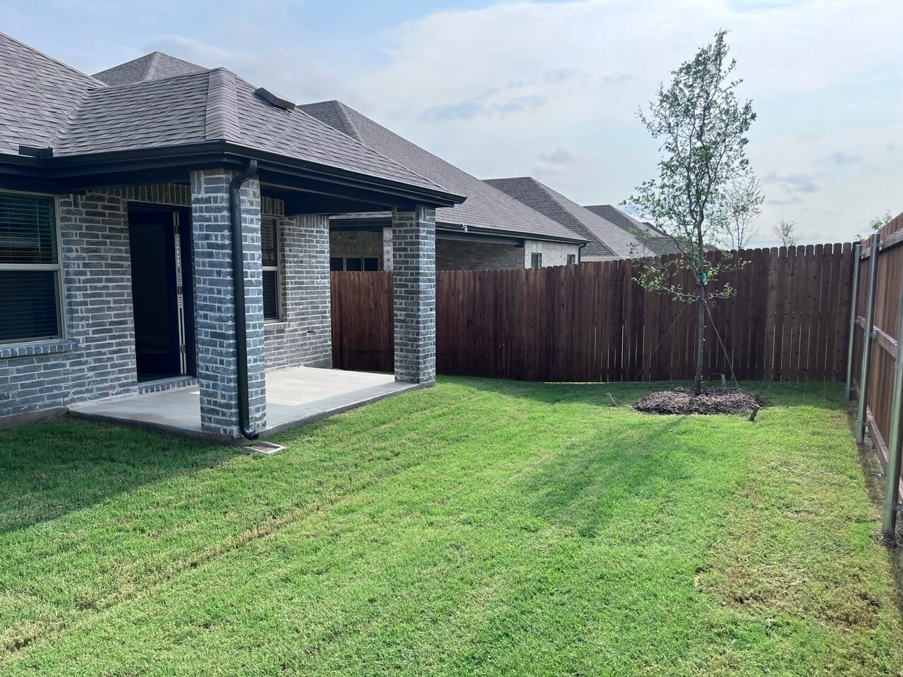 Building Photo - 601 Huntley Dr