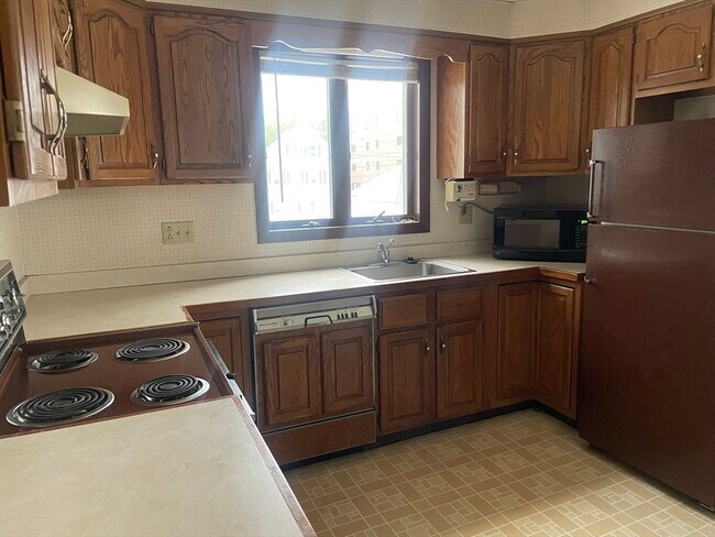 Building Photo - 228 Main St