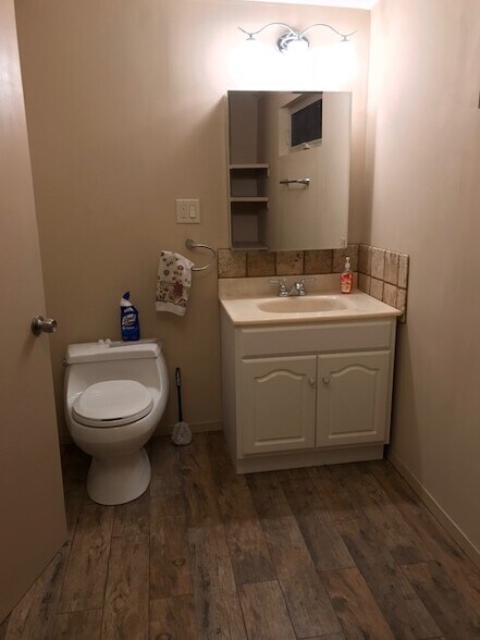 Bathroom - 1520 4th Ave