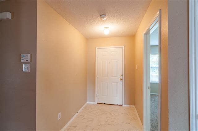 Building Photo - 2324 Maple Dr