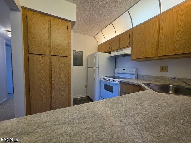 Building Photo - 9970 Sailview Ct