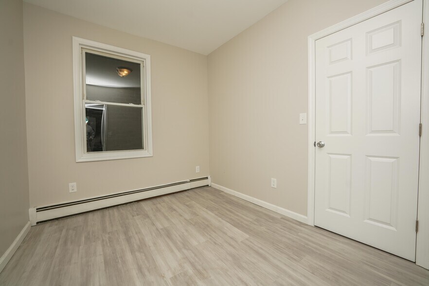 bedroom 1 - 104 Cambridge Ave