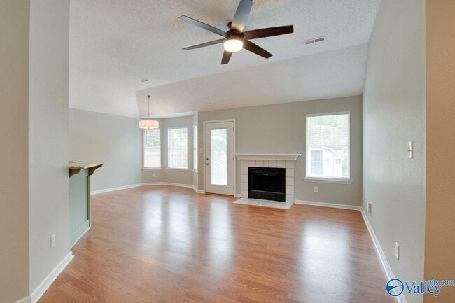 Building Photo - 118 River Oaks Dr