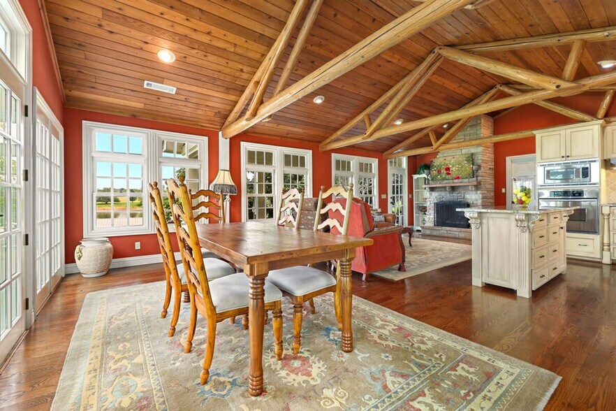 Building Photo - 18440 Ponderosa Dr