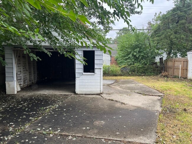 Building Photo - 16045 Edmore Dr