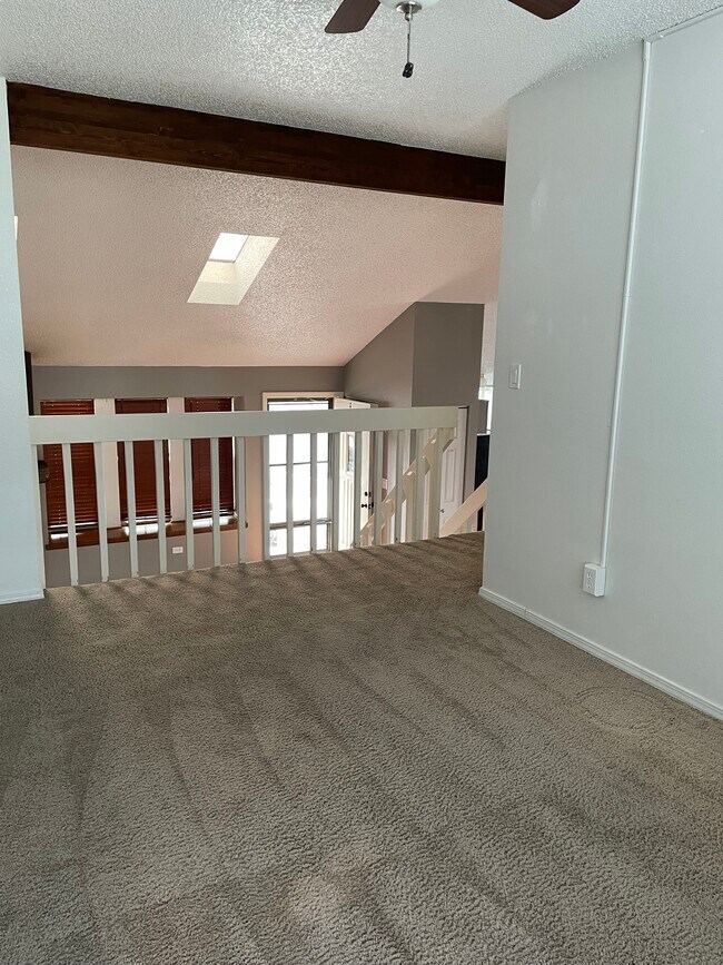 Building Photo - 473 Rolling Hills Dr