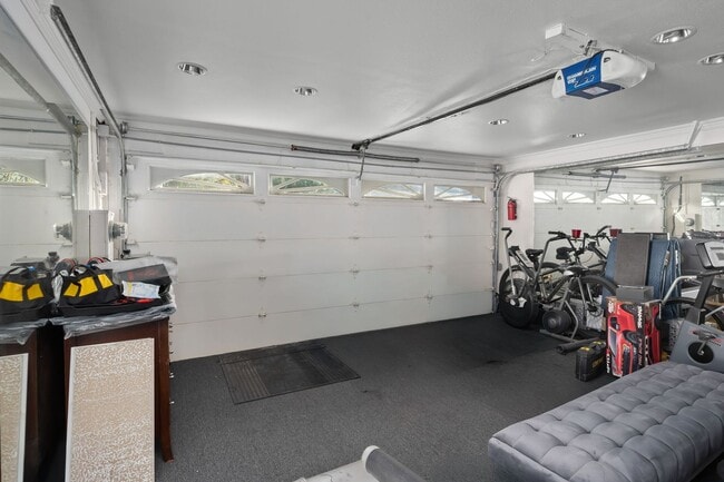 Building Photo - BEAUTIFUL HOME IN NORTH PB