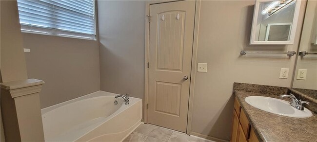 Building Photo - 99 Sandberg Way