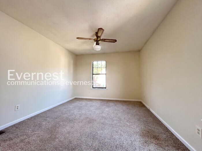 Building Photo - 1174 Ridgecrest Ln SE