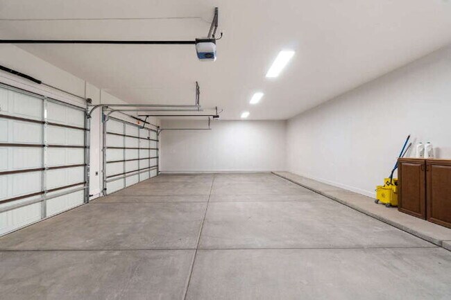 Building Photo - 36648 N 27th Ave