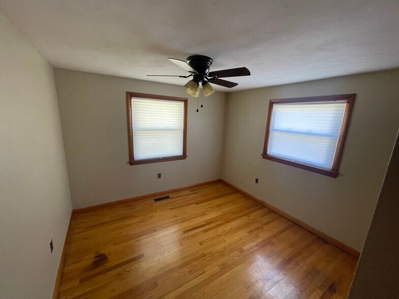 Building Photo - 407 Mount Allen Drive