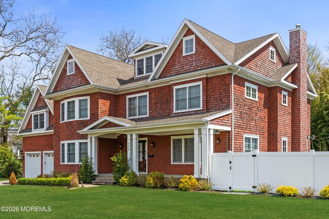 Building Photo - 558 Cedar Ave