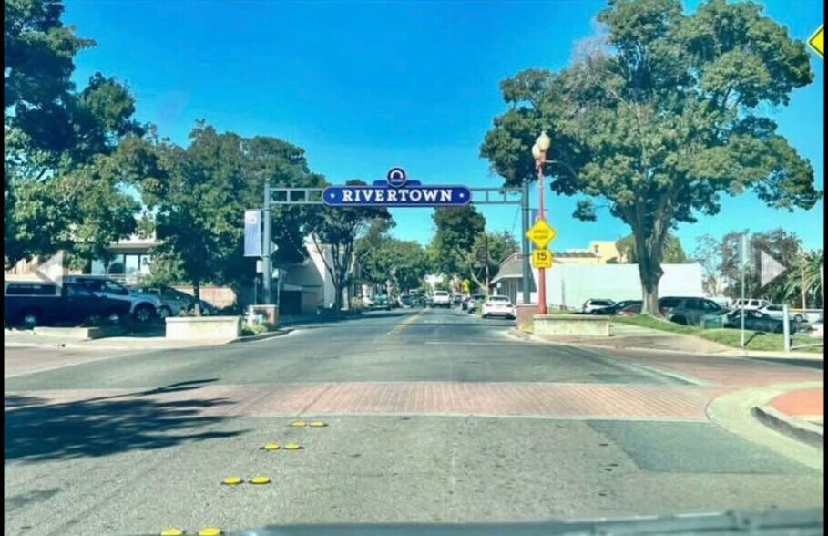 Building Photo - 511 W 5th St