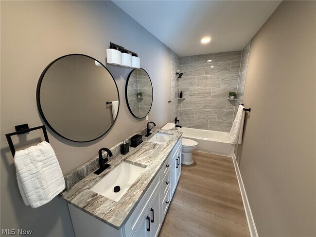 Building Photo - 3940 Ellendale Rd