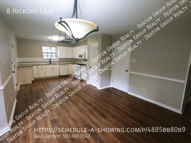 Building Photo - 8 Hickory Ln