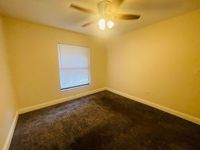 Building Photo - HIDDEN CREEK CONDO-1602 Bending Brook Way ...