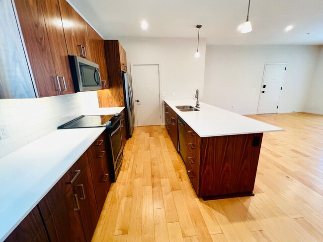 Building Photo - MOVE-IN SPECIAL: Open-Concept 2BD 2BA Cond...