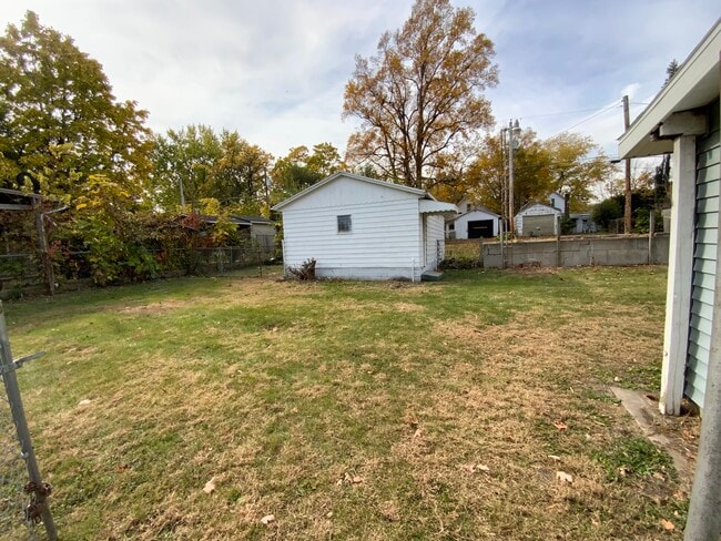 Building Photo - 624 Grant St