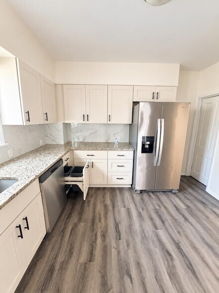 Building Photo - 877 Jaques Ave