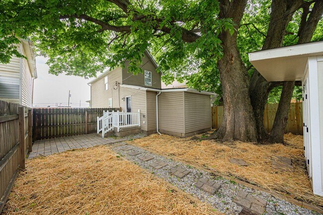 Building Photo - 244 Hinkle Ave