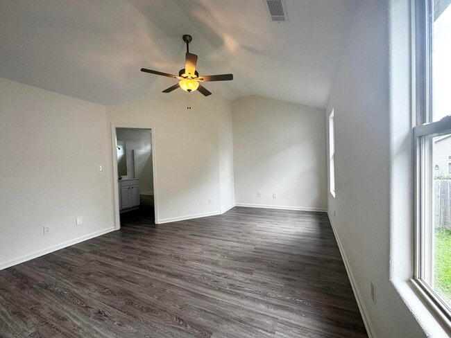 Building Photo - 409 Ella Rae Ln