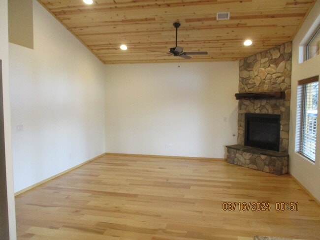 Building Photo - 2520 Waters Edge Ln