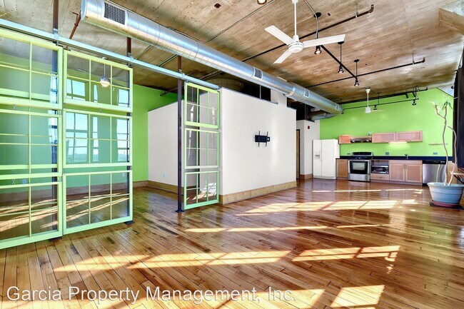 Building Photo - 1 br, 1 bath House - 2034 Lucas #408