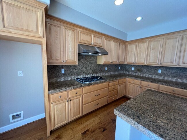Building Photo - 4 bedroom home with 3 car garage in Patterson!