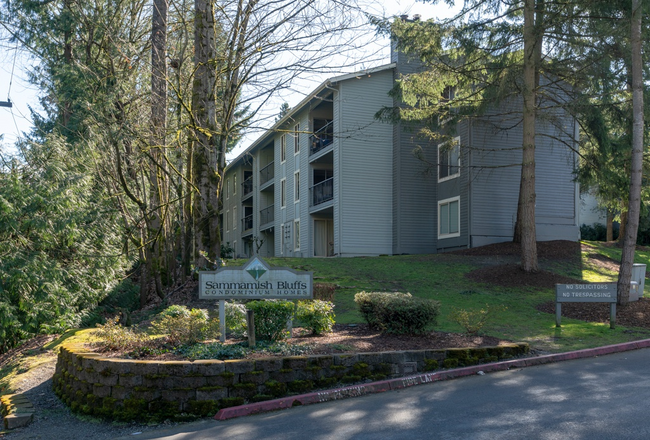 Building Photo - 2 BR 2 BA near Lake Sammamish!