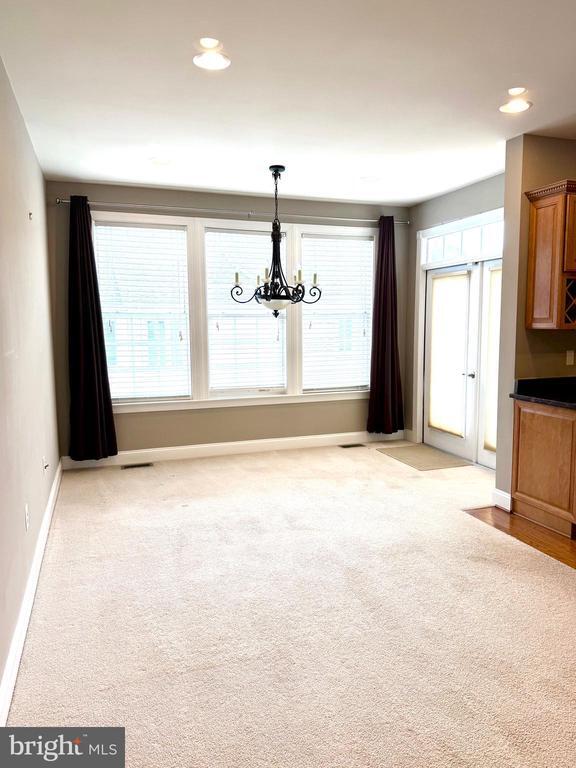 Building Photo - 47574 Royal Burnham Terrace