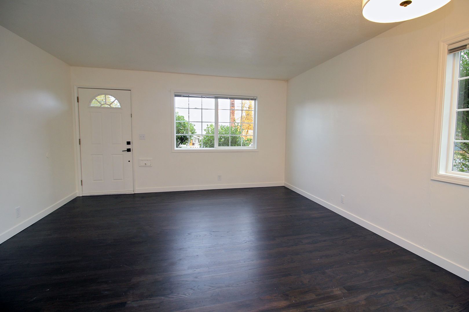 Building Photo - 5535-5535 SE 17th Ave