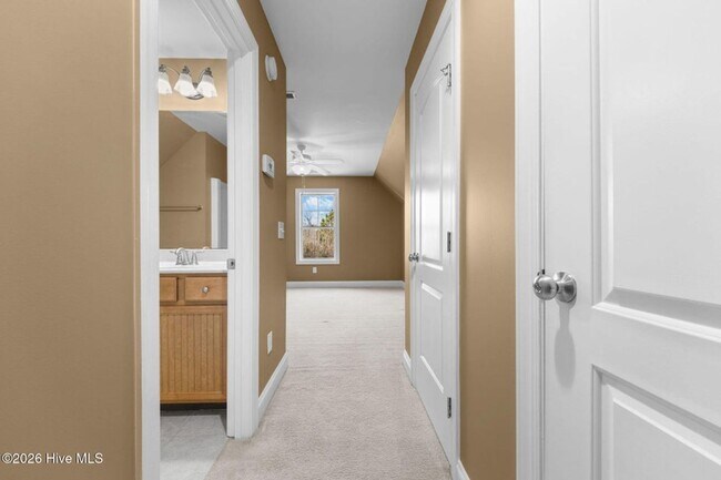 Building Photo - Beautiful 4 bedroom 3 bath home in Compass Pointe