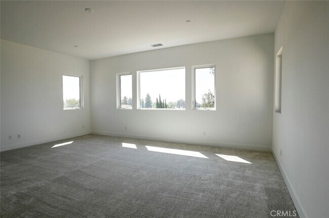 Building Photo - 20552 Edgewood Ct