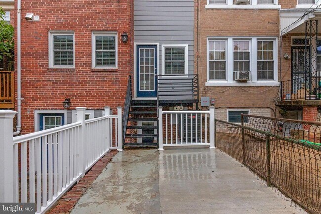 Building Photo - 1350 Sheridan St NW